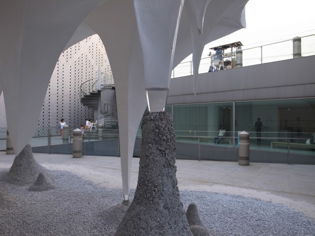 R0010043